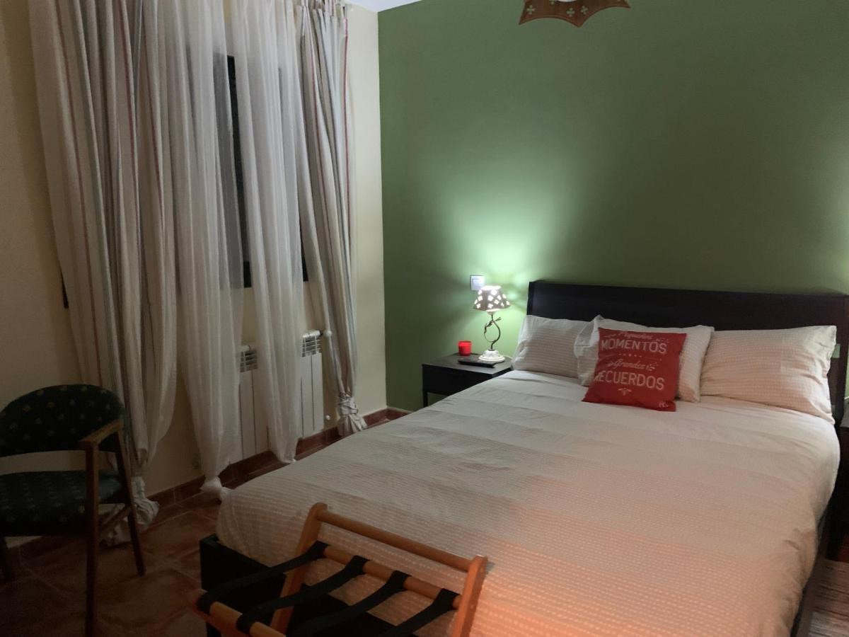 Chalet Pradonavas Navas de San Antonio エクステリア 写真